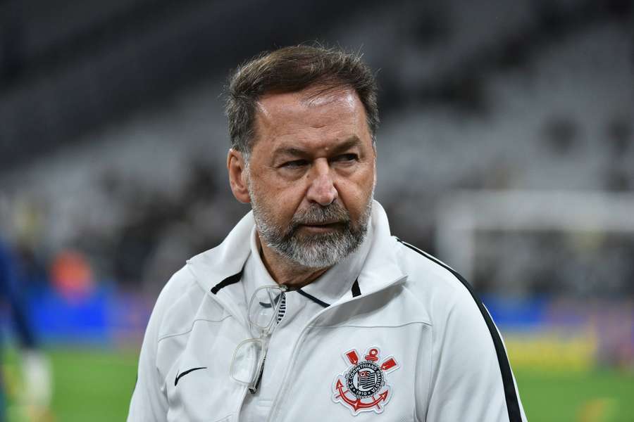 Melo segue no cargo, por enquanto