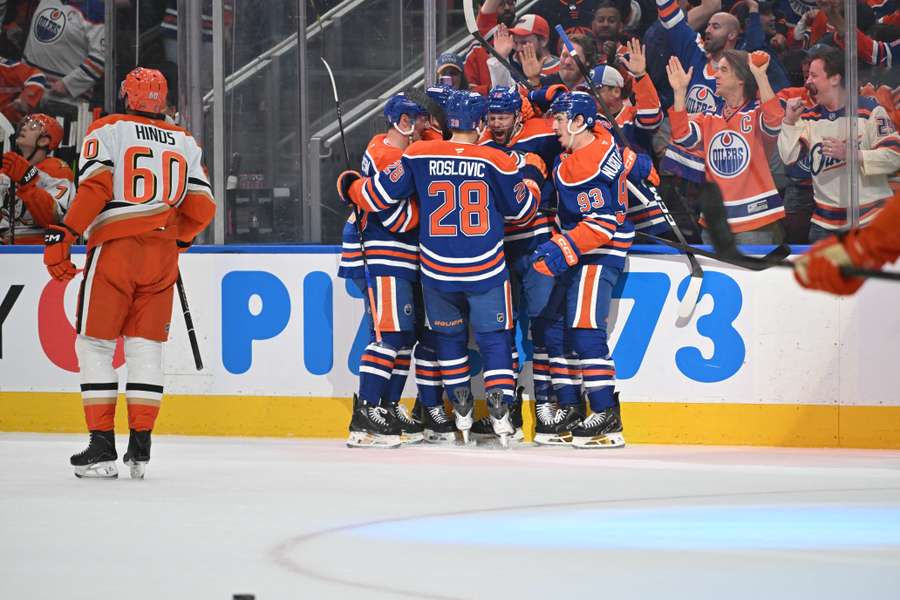 Oilers pokonali Ducks w pierwszym meczu rundy w NHL