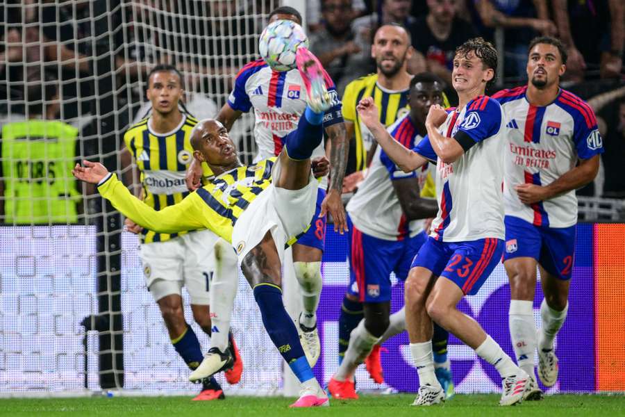 Lyon padl s Fenerbahce.