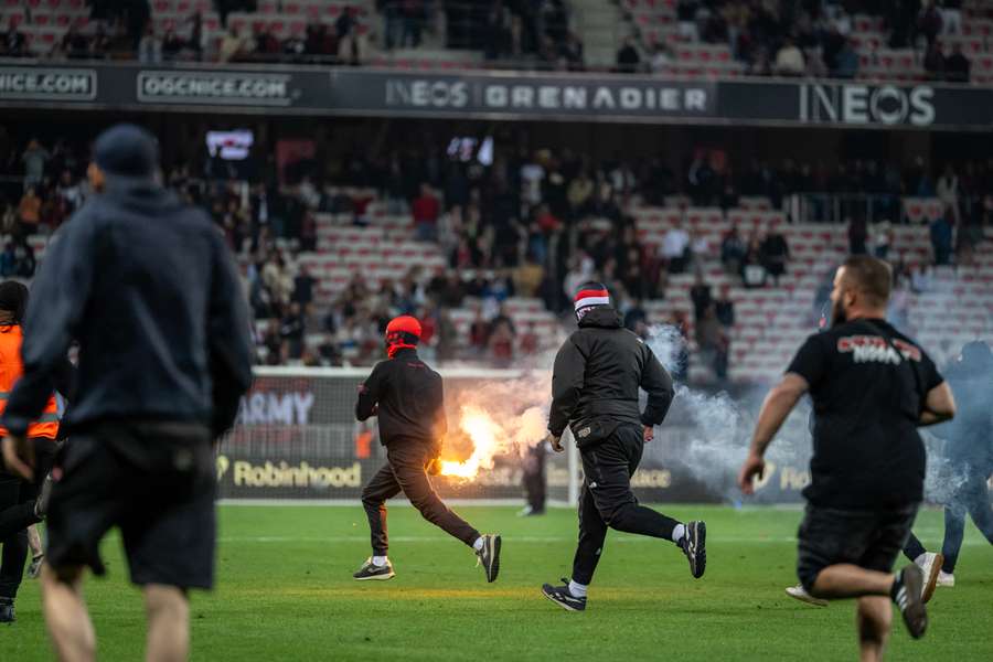 "La priorité n'est plus" la Coupe de France mais de "s'en sortir en Ligue 1", selon Rivère