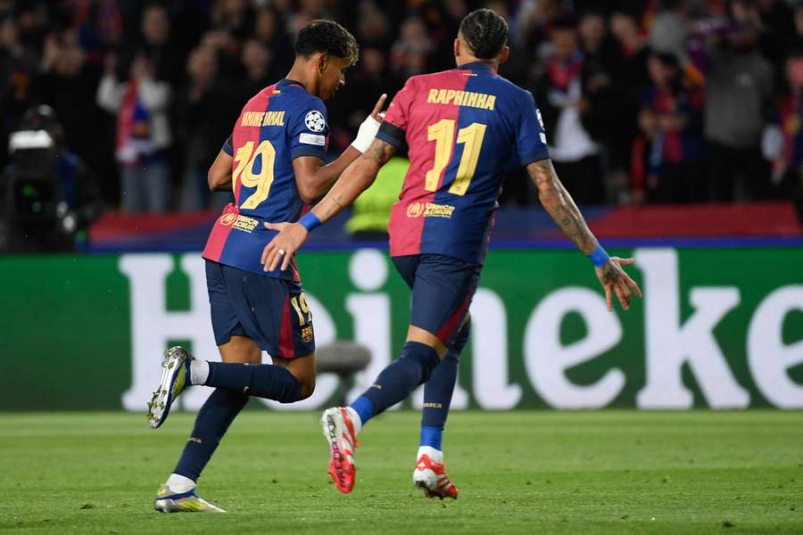 Yamal e Raphinha celebrano il secondo gol dei blaugrana