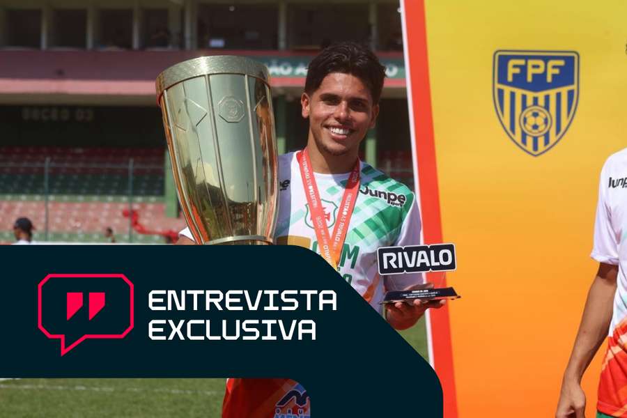 Yohan com o troféu da Série A3 do Paulistão
