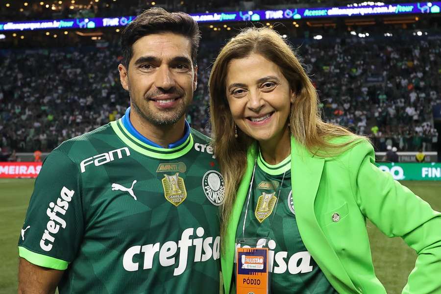 Abel Ferreira com a presidente do Palmeiras