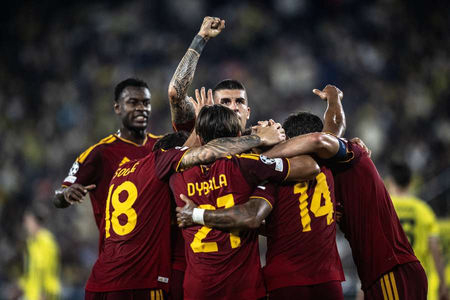 L'esultanza di Mancini dopo la rete in Champions contro il Fenerbahce L'esultanza di Mancini dopo la rete in Champions contro il Fenerbahce