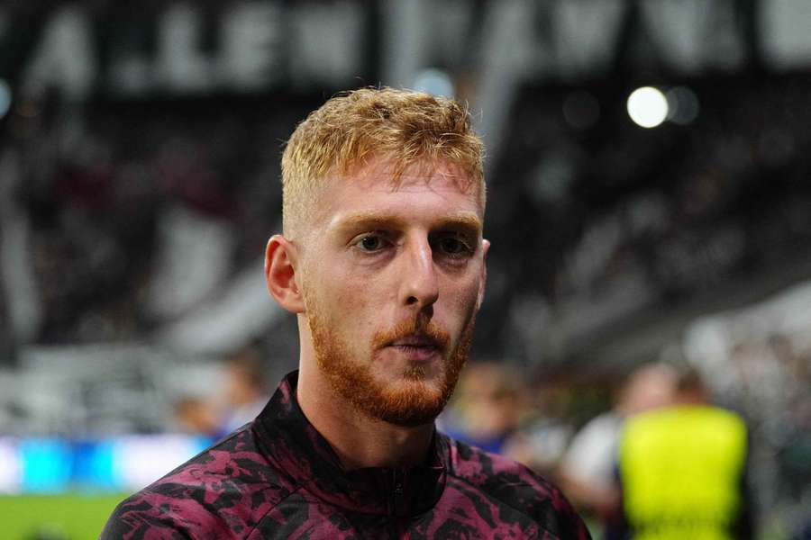 Metehan Baltaci avant un match de Ligue des champions. Metehan Baltaci avant un match de Ligue des champions.