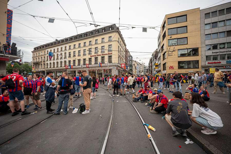 Fan bei Unfall schwer verletzt: FC Basel sagt Feier ab