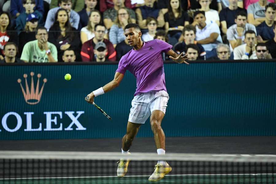 Auger-Aliassime wins three-hour epic against Ymer to take a step closer to Turin qualification