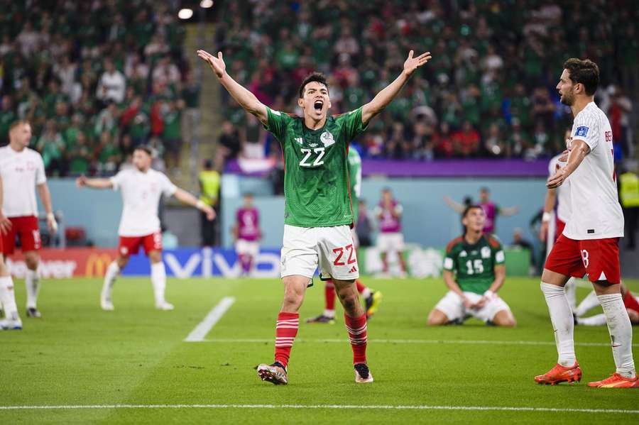Mexicanul Lozano așteaptă cu nerăbdare întâlnirea cu Messi