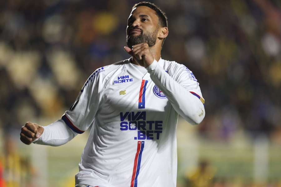 Willian José anotou o gol do empate em La Paz