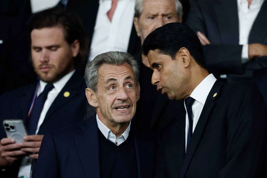 Nasser Al-Khelaifi, en el palco junto al expresidente francés Nicolas Sarkozy Nasser Al-Khelaifi, en el palco junto al expresidente francés Nicolas Sarkozy