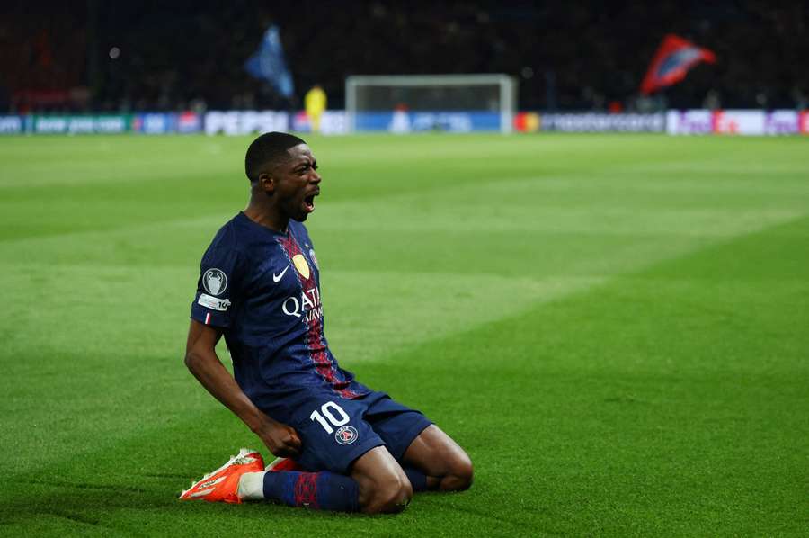 Dembélé celebra uno de sus dos goles ante el Bayern