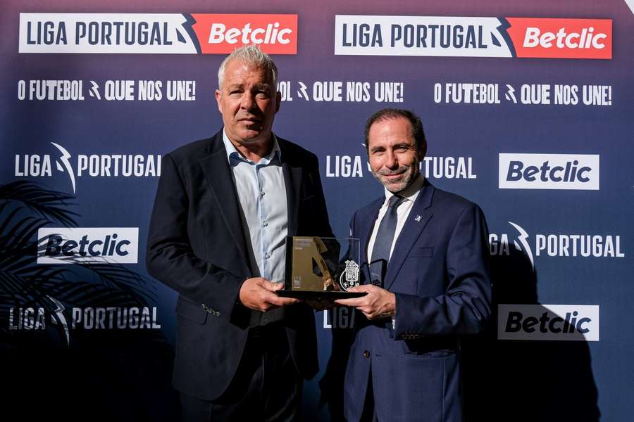 Jorge Costa à entrada para a gala da Liga