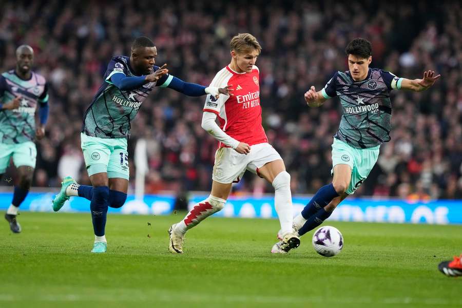 Skadet Nørgaard udgår i Brentford-nedtur mod Arsenal