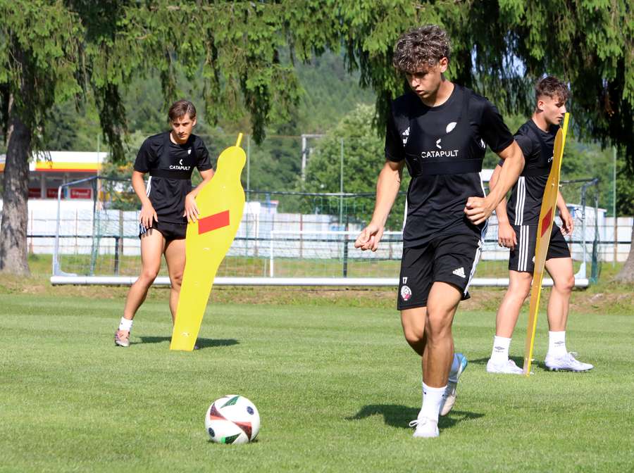 Andy Masaryk sa opäť vracia do Podbrezovej. Andy Masaryk sa opäť vracia do Podbrezovej.