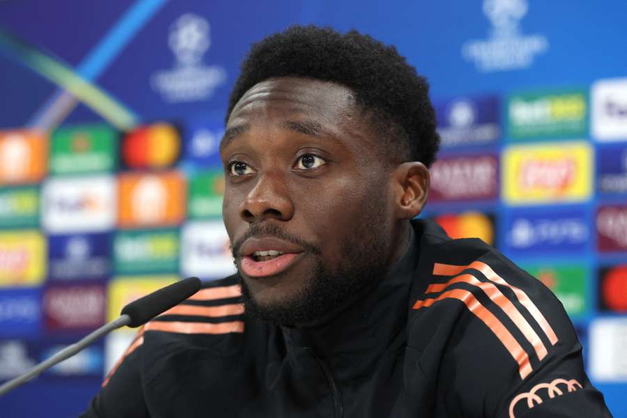 Alphonso Davies en conférence de presse ce mardi.