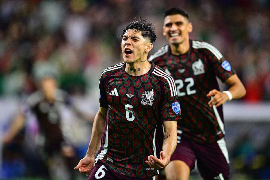Arteaga celebrates his goal