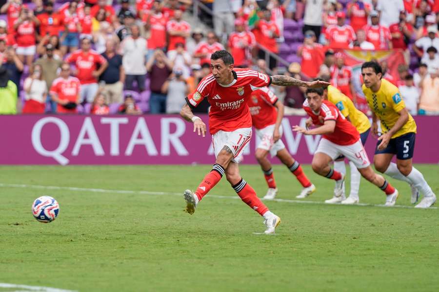 Di Maria traf zweimal vom Punkt