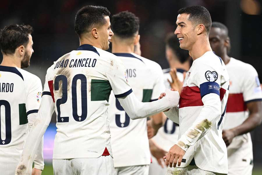 Cristiano Ronaldo e Cancelo fizeram os golos da vitória de Portugal