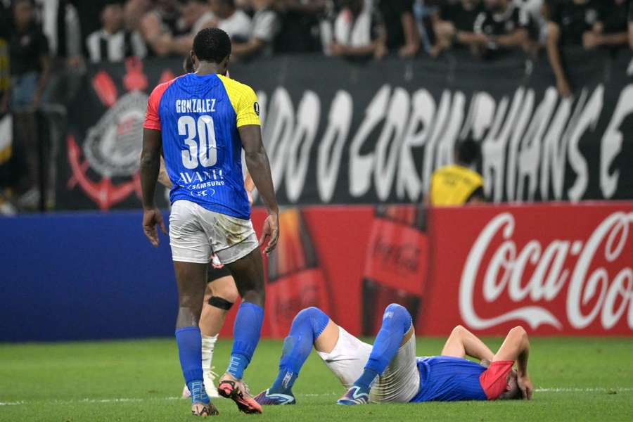 UCV foi valente, mas não conseguiu parar o Corinthians
