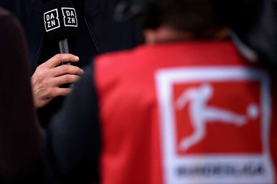 Die bisherigen TV-Partner Sky und DAZN sind auch in den kommenden Jahren an Bord. Die bisherigen TV-Partner Sky und DAZN sind auch in den kommenden Jahren an Bord.