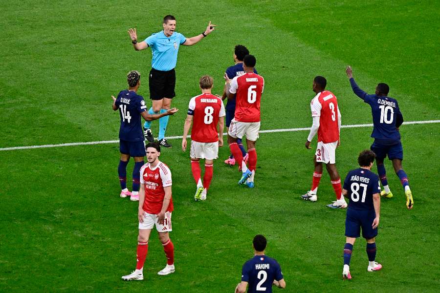 Siebert mantuvo la calma incluso en las jugadas más complicadas Siebert mantuvo la calma incluso en las jugadas más complicadas
