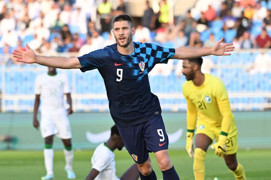 Com gol de Kramaric, Croácia bate a Arábia Saudita em amistoso