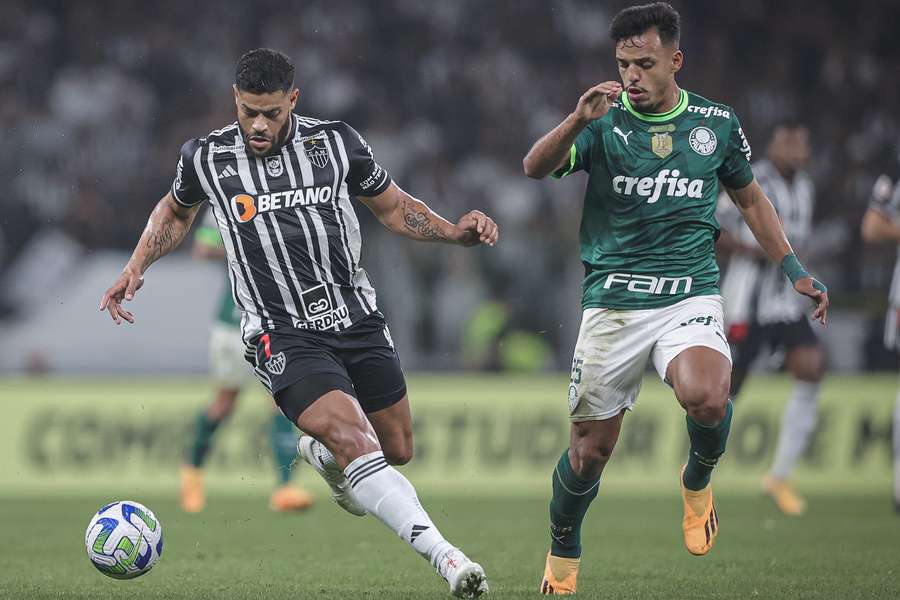 O duelo entre Atlético-MG e Palmeiras foi muito disputado 
