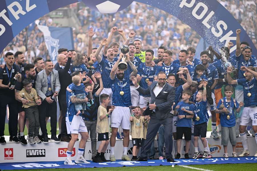 Poznań, 23.05.2026. Piłkarze Lecha Poznań świętują zdobycie tytułu piłkarskiego mistrza Polski po meczu ostatniej kolejki Ekstraklasy z Wisłą Płock. Poznań, 23.05.2026. Piłkarze Lecha Poznań świętują zdobycie tytułu piłkarskiego mistrza Polski po meczu ostatniej kolejki Ekstraklasy z Wisłą Płock.