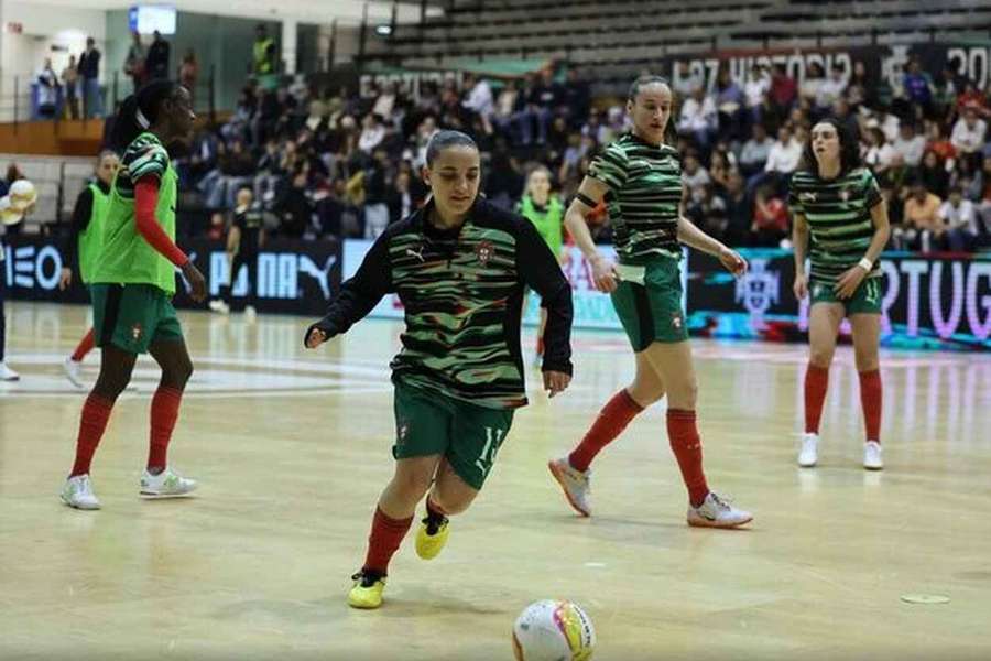 Mariana Marques, ala de 23 anos do Santa Luzia, internacional A por Portugal em seis ocasiões