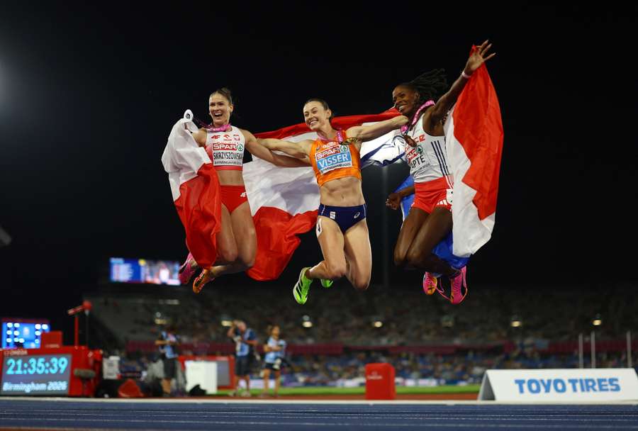 Komplet podium na 100 m ppł Komplet podium na 100 m ppł