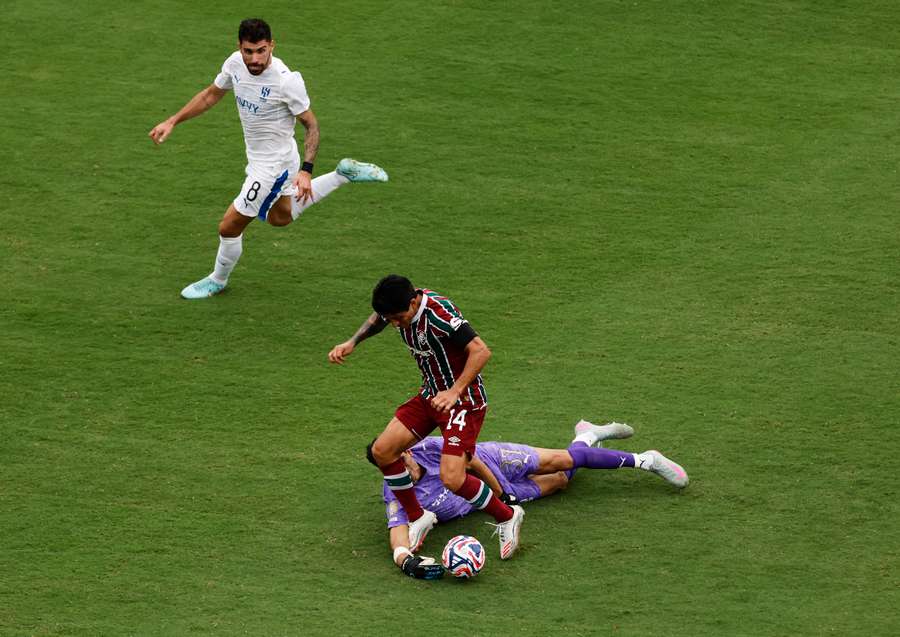 Yassine Bono não perde um jogo desde a derrota para o Fluminense na Copa do Mundo de Clubes em 2025. Desde então são 55 partidas por clube e seleção com 39 vitórias e 16 empates. Yassine Bono não perde um jogo desde a derrota para o Fluminense na Copa do Mundo de Clubes em 2025. Desde então são 55 partidas por clube e seleção com 39 vitórias e 16 empates.