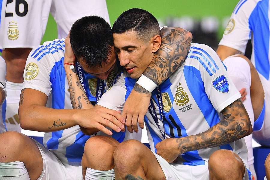 Angel di Maria lângă Lautaro Martinez la Copa America 