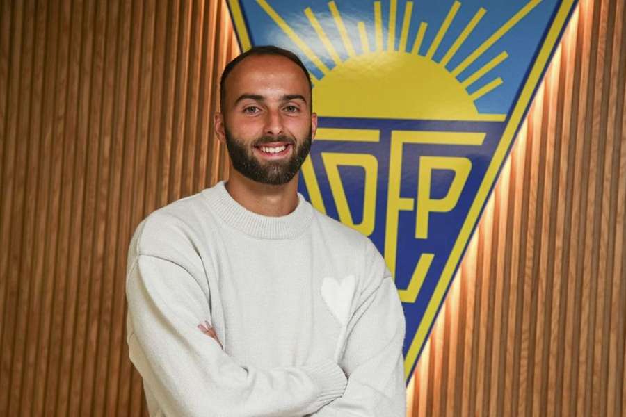 Fran Pereira renovou com o Estoril até 2026