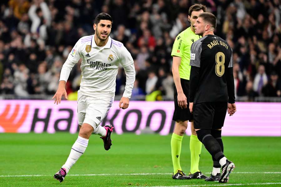 Asensio corre para celebrar el 1-0