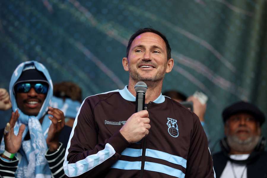 Lampard během postupových oslav Coventry.