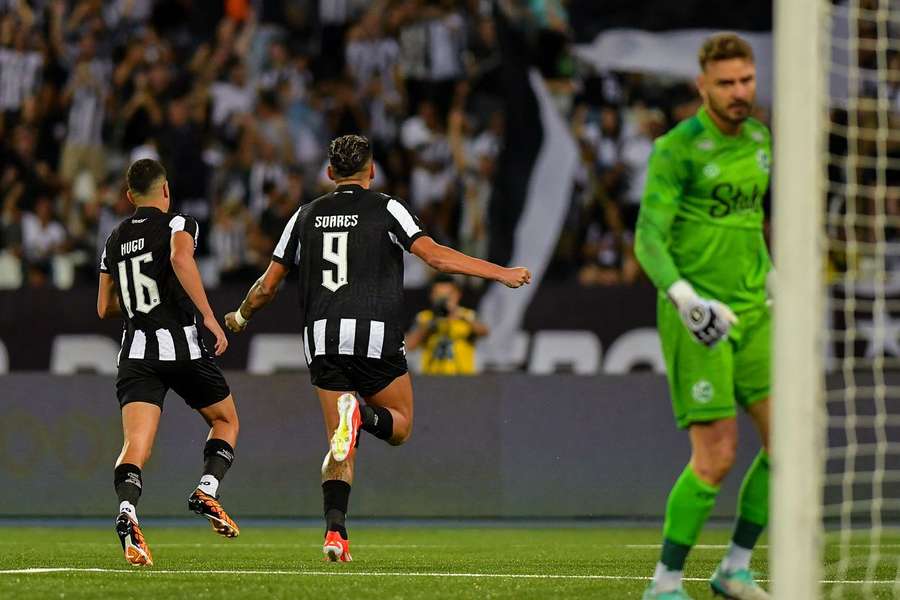 Tiquinho Soares marcou na goleada do Botafogo