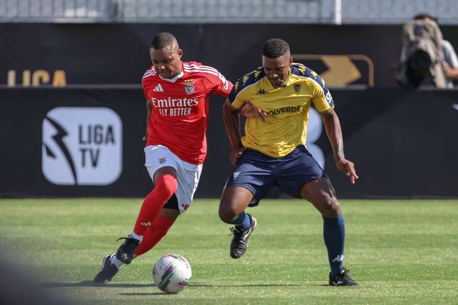 Benfica em ação contra o Estoril