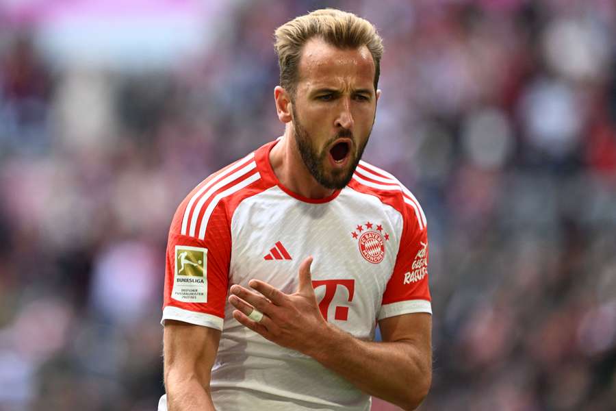 Bayern Munich's English forward #09 Harry Kane celebrates after scoring his second