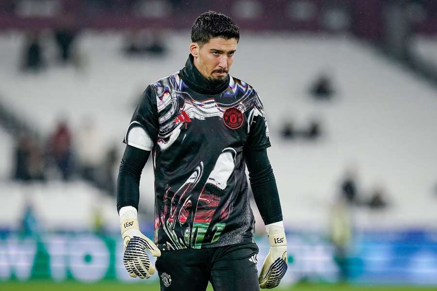 Man Utd and Besiktas settle on Bayindir fee Man Utd and Besiktas settle on Bayindir fee