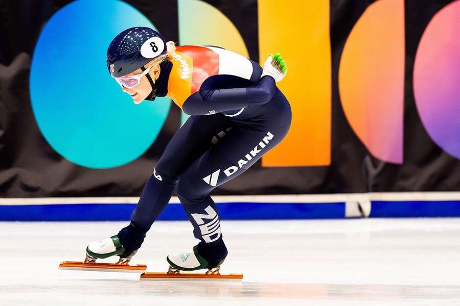 Xandra Velzeboer tijdens de 500m heats op de eerste dag van de EK shorttrack