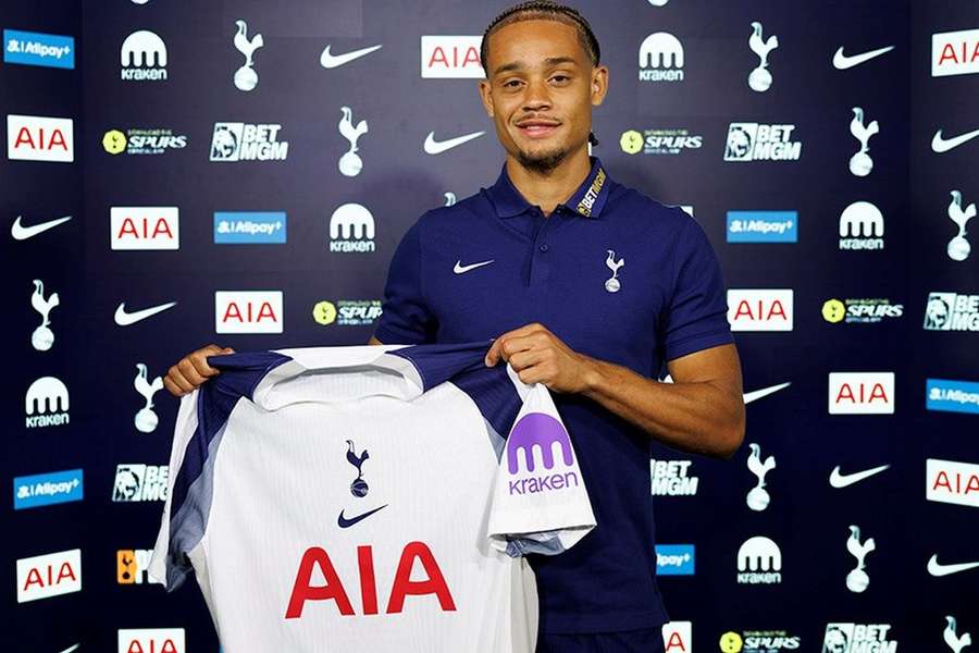 Xavi Simons é o novo camisola 7 do Tottenham