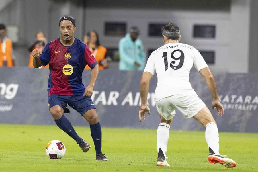 Legendarul Ronaldinho vine în România