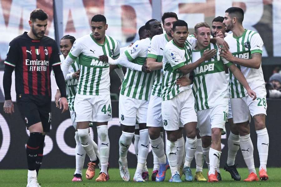 Sassuolo goleia o Milan em pleno San Siro e respira no Italiano