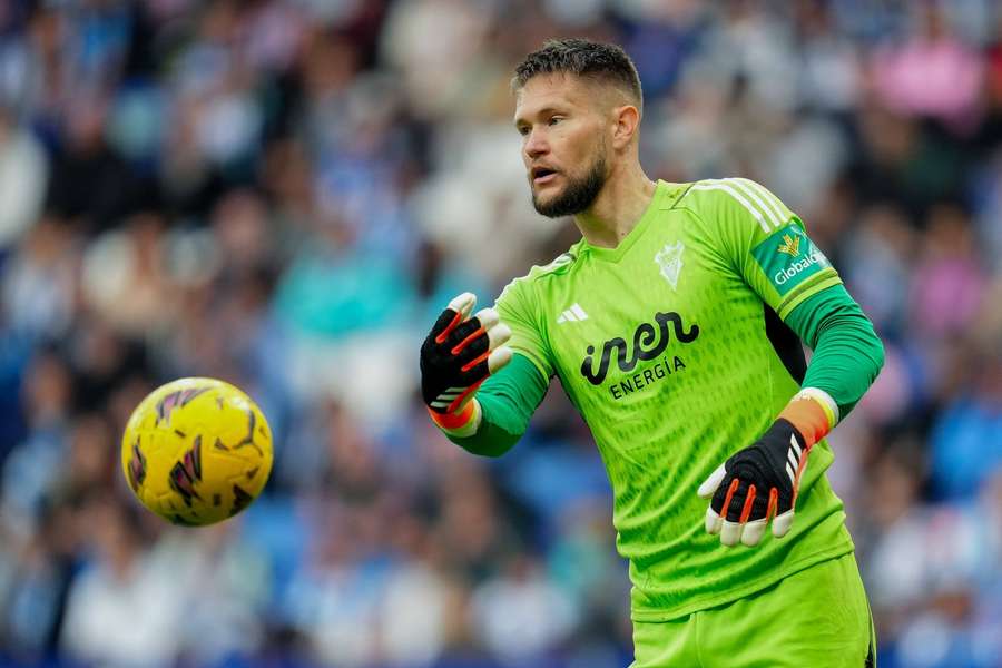 Gólman Tomáš Vaclík v Ústí nad Labem působit nebude. Gólman Tomáš Vaclík v Ústí nad Labem působit nebude.