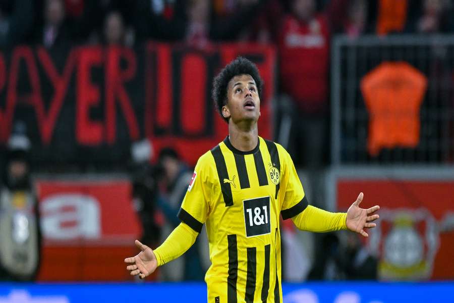 Adeyemi contou com "corta-luz" de Haller para abrir o marcador para o Dortmund