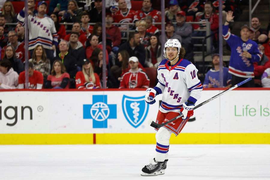 Panarin sa proti Caroline blysol štyrmi gólmi.