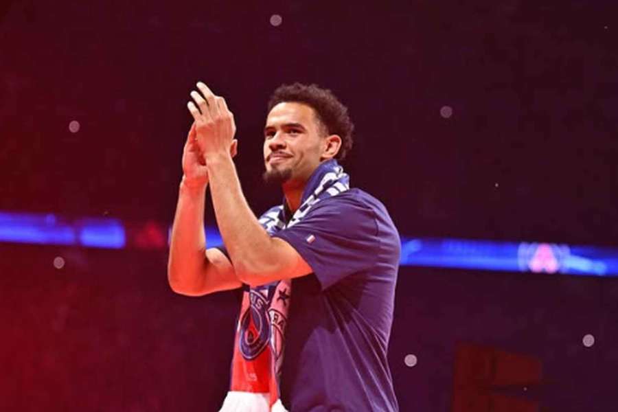 Hvězdička PSG Warren Zaire-Emery Hvězdička PSG Warren Zaire-Emery