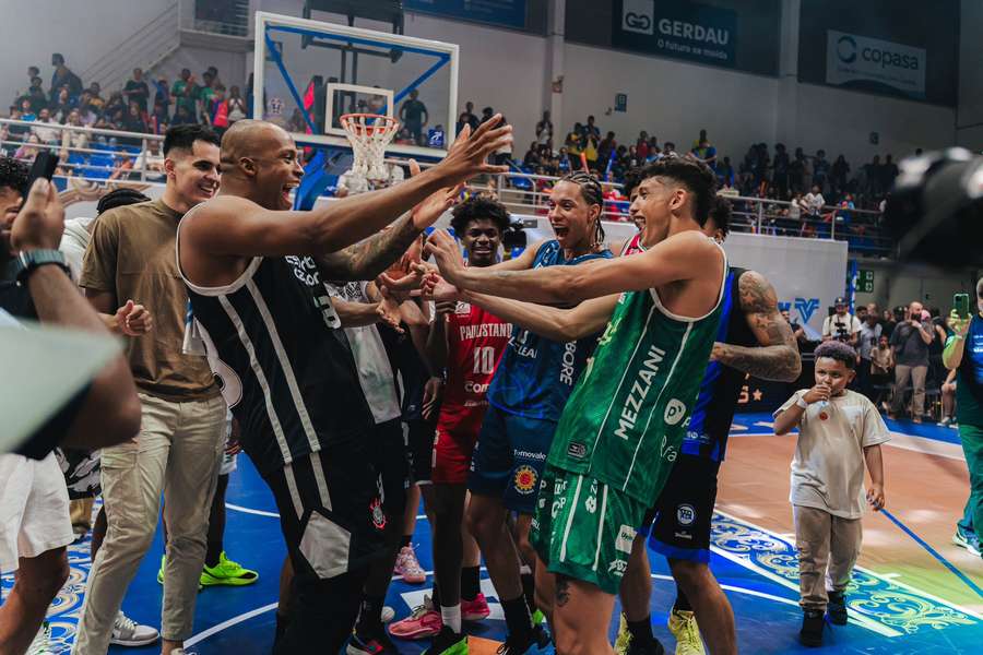 Jogadores do NBB proporcionaram bonito espetáculo na Arena UniBH