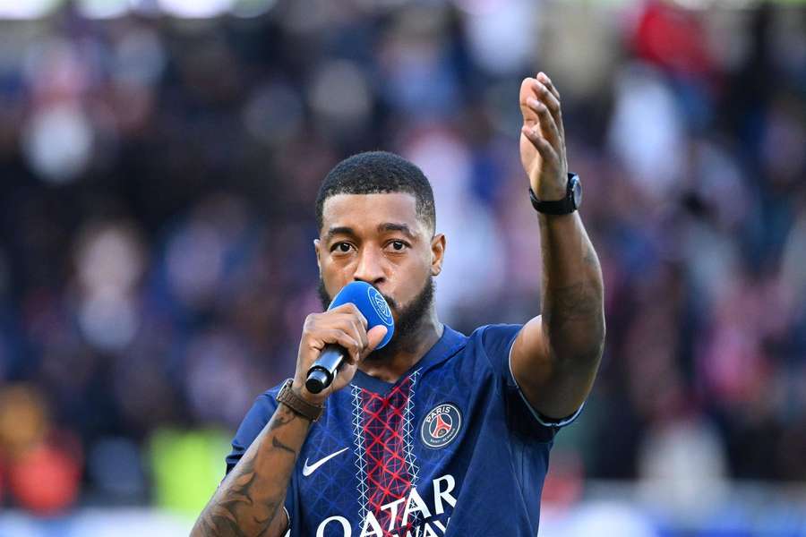 Kimpembe na rozlučce s PSG v polovině září. Kimpembe na rozlučce s PSG v polovině září.