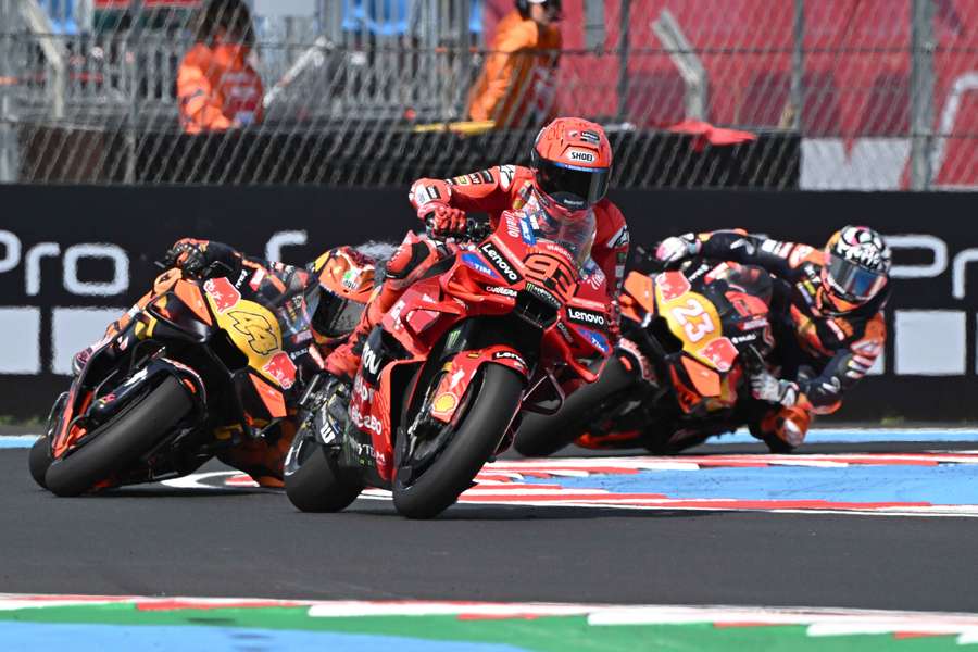 Marc Márquez, primero de principio a fin en la carrera esprint en Hungría